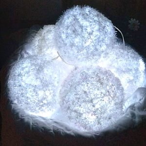 Light-up large Snowballs